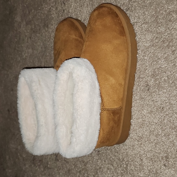 CHINESE LAUNDRY Tan Seude and Lamb's Wool Slip On Boots, NWOT, Size 10M - Picture 3 of 6